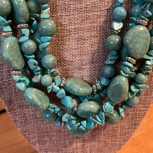 Turquoise Beaded Necklace - Picture 4 of 10